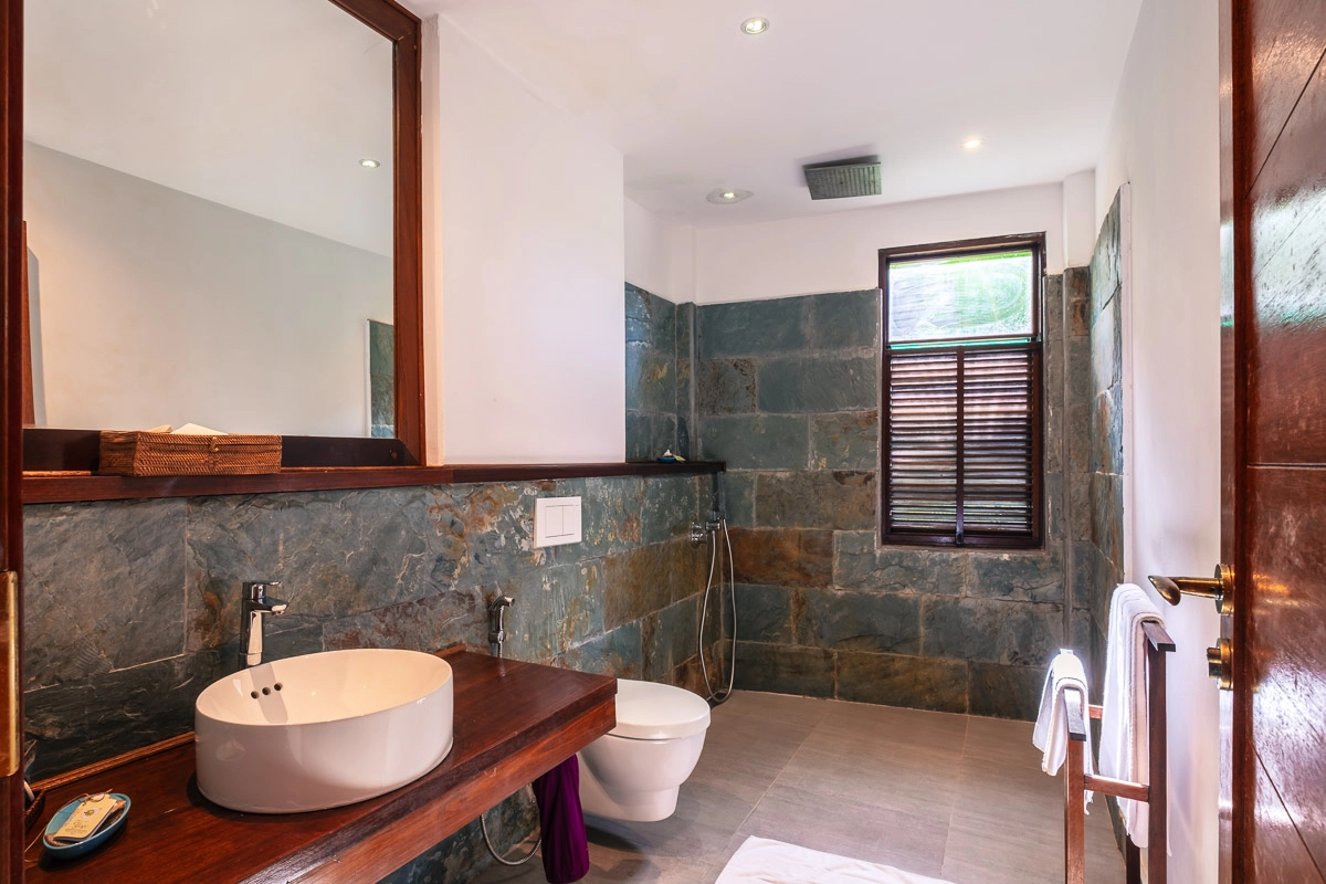 Терраса Beachfront с диваном и видом на океан