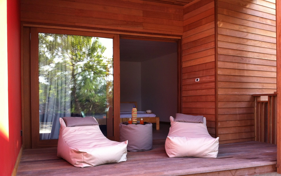 Корпуса Beachfront, утопающие в тропической зелени